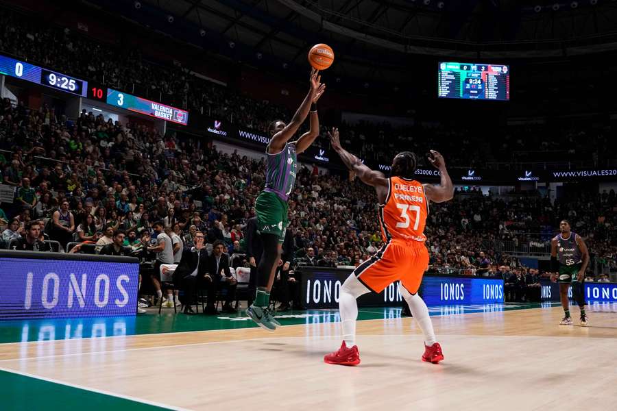 Melvin Ejim no podrá ayudar al Unicaja a mantener su liderato