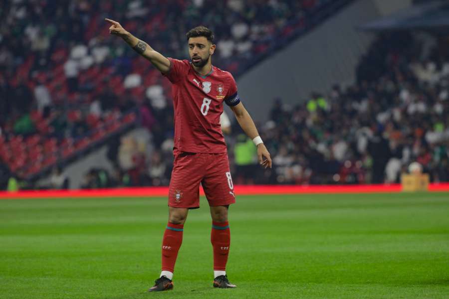 Bruno Fernandes durante o jogo entre o México e Portugal