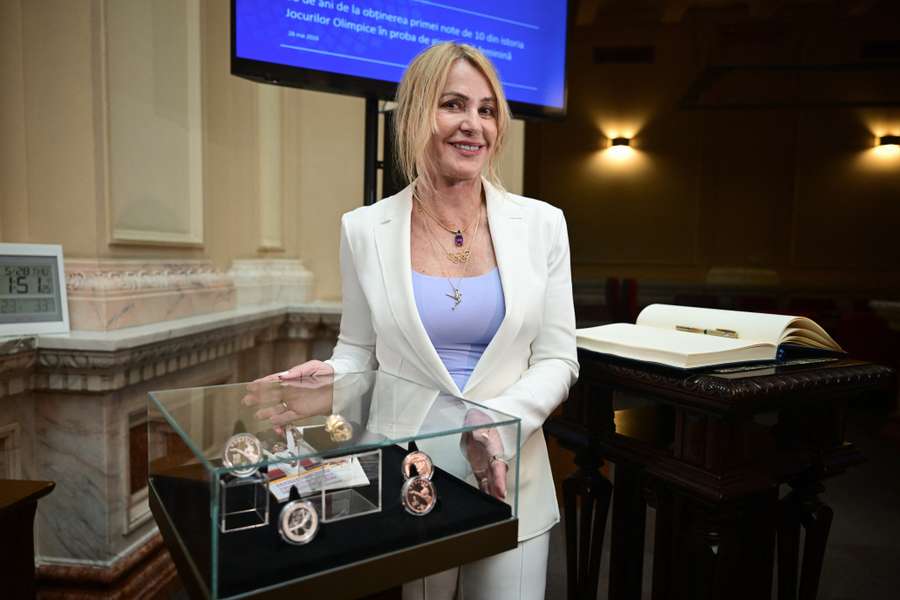Nadia Comăneci, celebrată la Palatul Parlamentului la 50 de ani de la primul 10 olimpic din istoria gimnasticii
