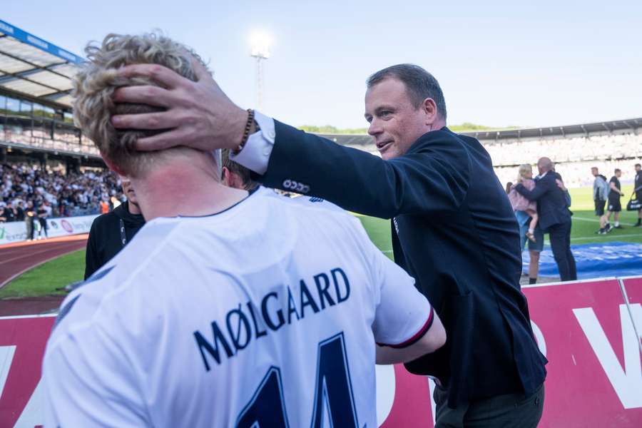 Tobias Mølgaard og Jacob Nielsen fejrer bronzemedaljen