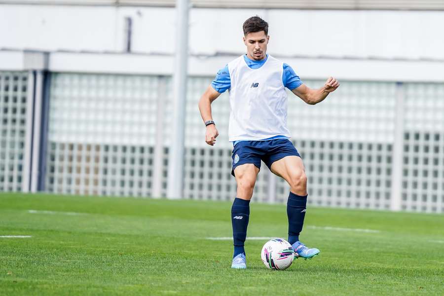 Francisco Moura, reforço do FC Porto, contratado ao Famalicão