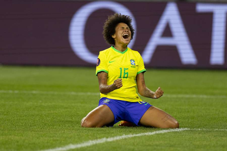 Yaya iniciou a goleada do Brasil sobre a Argentina