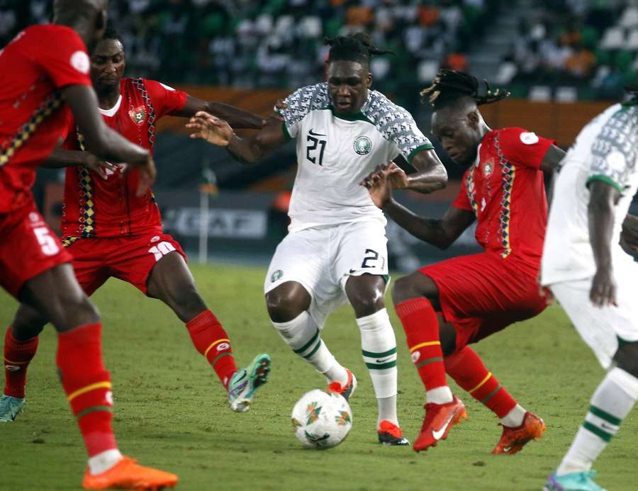 Bassey impressiona pela Nigéria