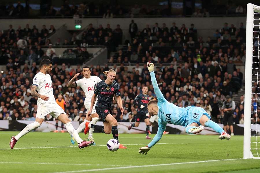 Haaland abriu o placar no Spurs Stadium