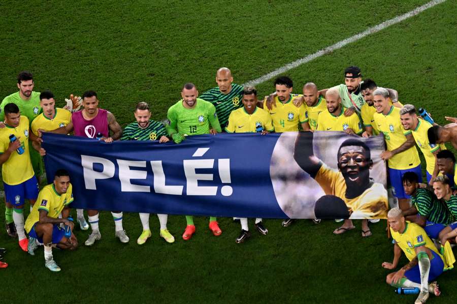 Por Pelé, Conmebol propõe à CBF trocar estrelas por corações no escudo