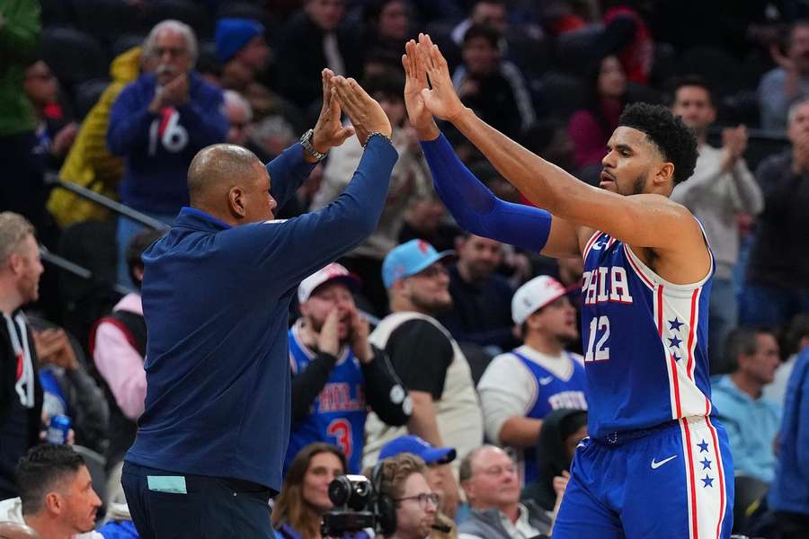 Wichtige Kollege: Headcoach Doc Rivers (l.) und Flügelspieler Tobias Harris