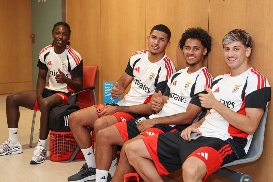 A equipa B do Benfica em exames médicos A equipa B do Benfica em exames médicos