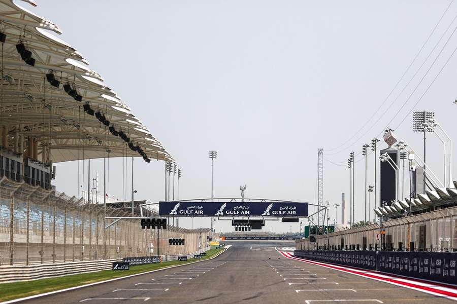 Die 1090 Meter lange Start- und Zielgerade des Bahrain International Circuit.