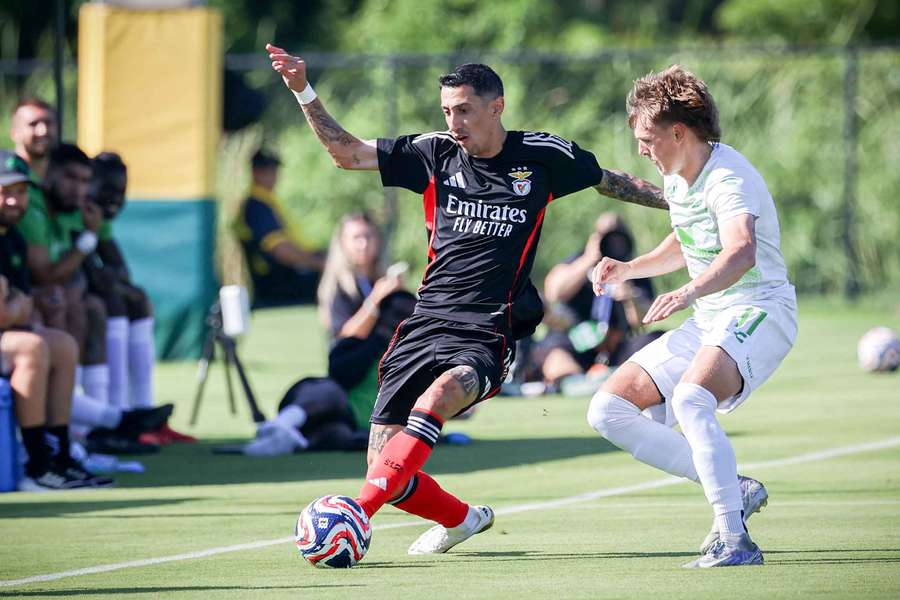 Di María foi estrela ao bisar