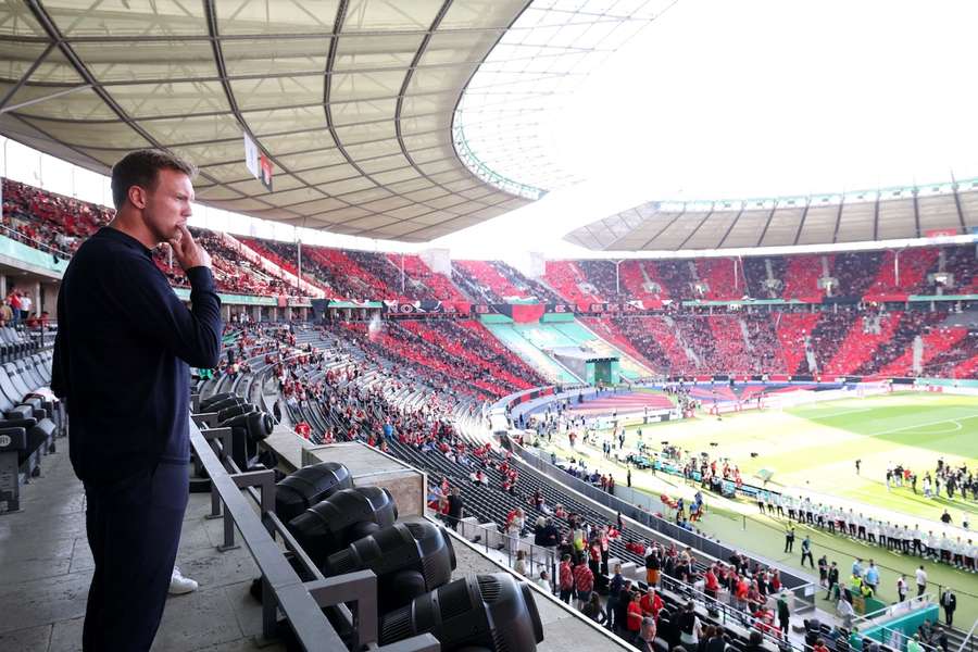 Julian Nagelsmann schaute sich beim DFB-Pokalfinale auch einige seiner DFB-Schützlinge genauer an.