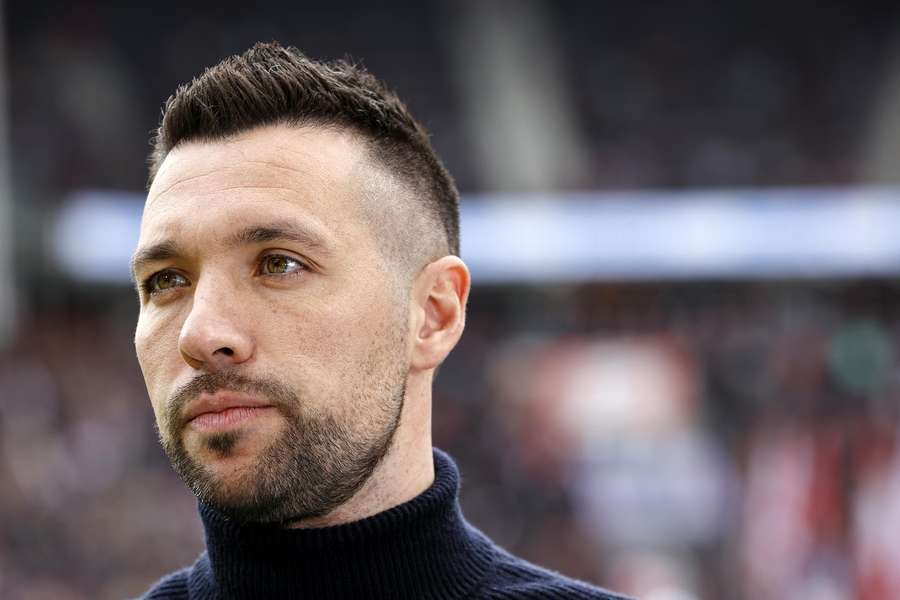 Ajax could lose manager Francesco Farioli due to a limited buyout clause