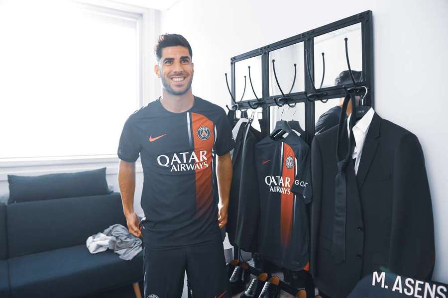 Asensio ya se ha puesto la camiseta del PSG