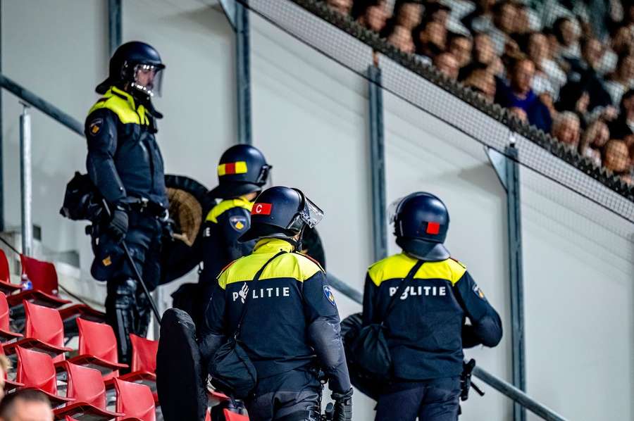 Pierwsza decyzja UEFA po zajściach w Alkmaar. Legia ukarana grzywną i zakazem