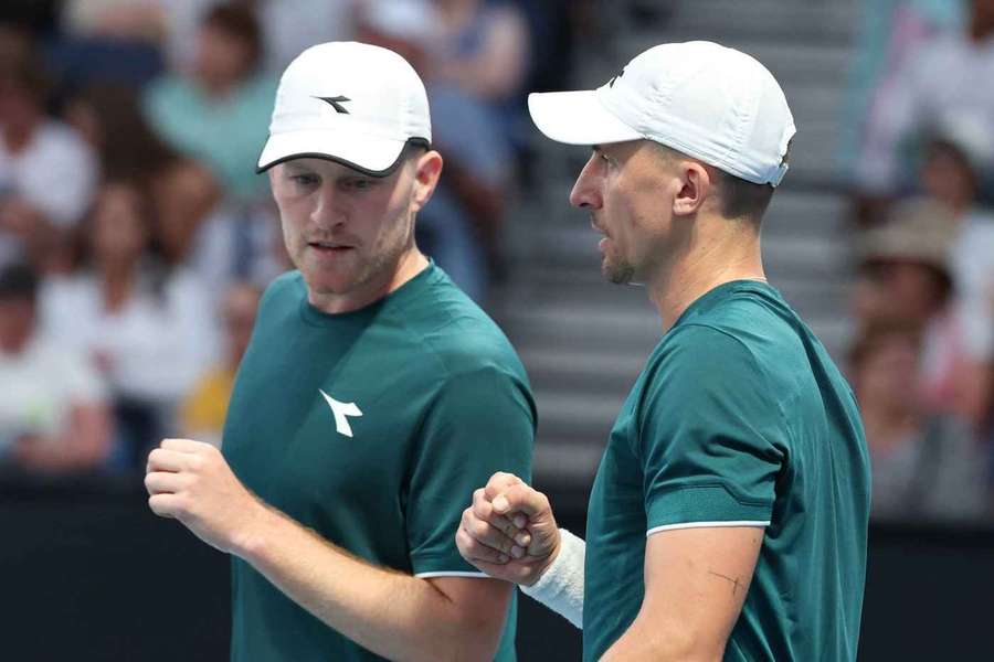 Jan Zieliński i Luke Johnson awansowali do trzeciej rundy Australian Open po trudnym boju Jan Zieliński i Luke Johnson awansowali do trzeciej rundy Australian Open po trudnym boju