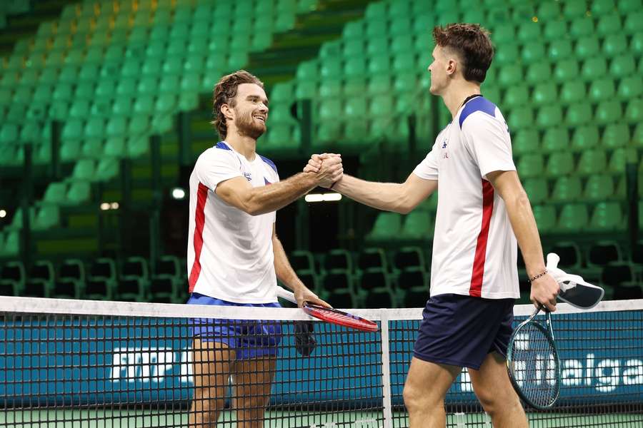 Mezi opory české reprezentace patří Macháč i Menšík. Mezi opory české reprezentace patří Macháč i Menšík.