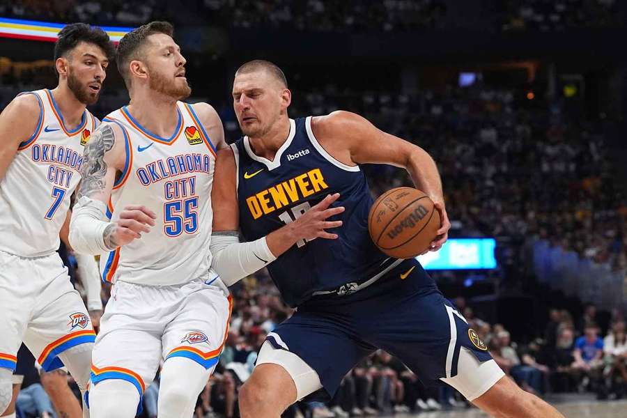 Immer wieder prallte Superstar Nikola Jokic an Isaiah Hartenstein ab.