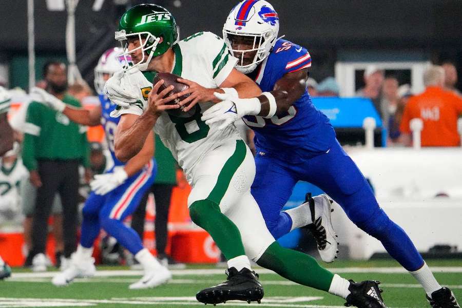 Buffalo Bills defensive end Leonard Floyd sacks New York Jets quarterback Aaron Rodgers