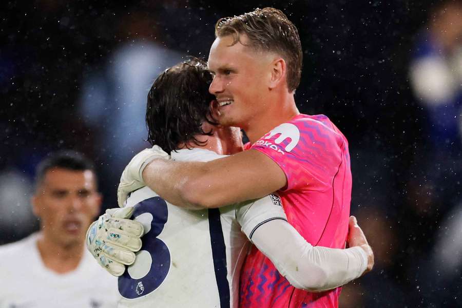 Kinský (vpravo) se raduje z výhry v derby. Kinský (vpravo) se raduje z výhry v derby.
