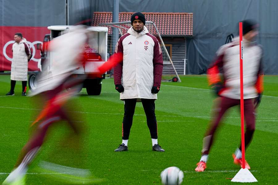 Vincent Kompany hat seine Bayern-Kicker an die heimische Säbener Straße gebeten.