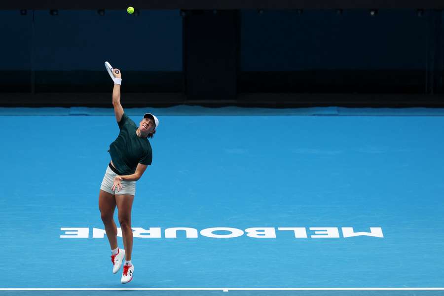 Iga Swiatek trains ahead of the Australian Open in Melbourne on Friday.