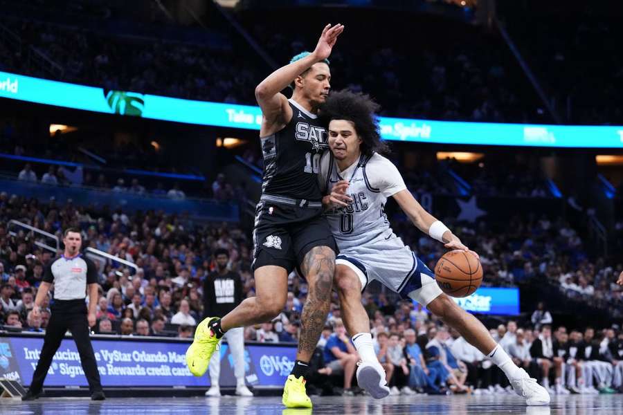Kolejna wyjazdowa porażka jednym punktem. Spurs oddalają się od play-in