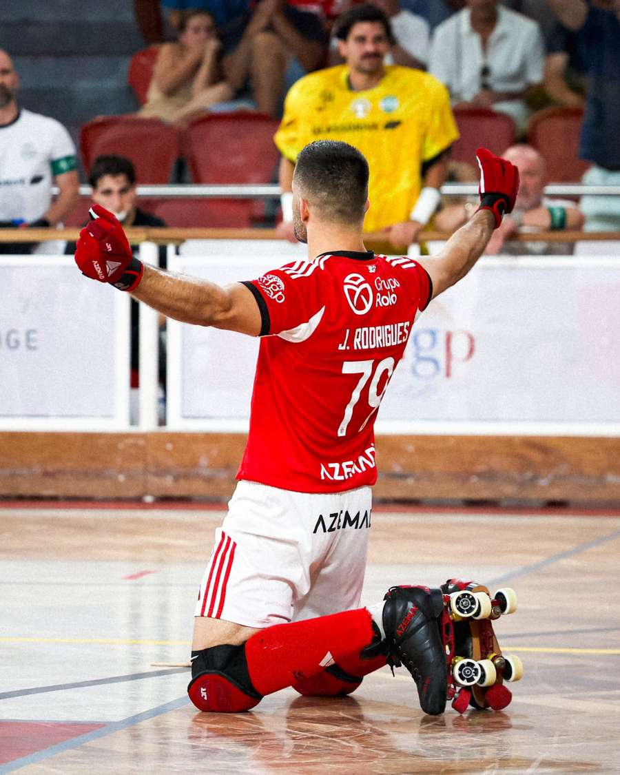 João Rodrigues bisou no triunfo do Benfica