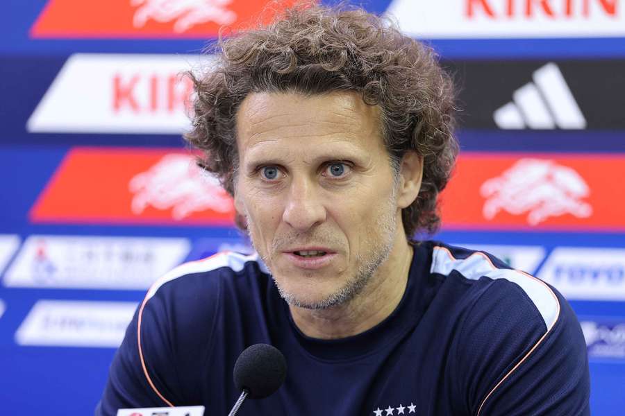 Forlán habla en rueda de prensa Forlán habla en rueda de prensa