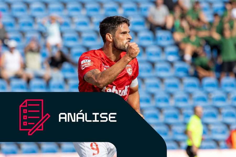 Gonçalo Paciência festeja pelo Santa Clara Gonçalo Paciência festeja pelo Santa Clara