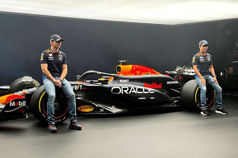 Nový model, se kterým budou jezdit Max Verstappen a Sergio Pérez.