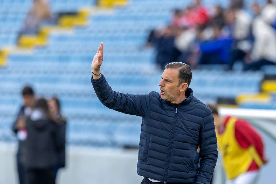 Silaidopoulos no banco do Rio Ave