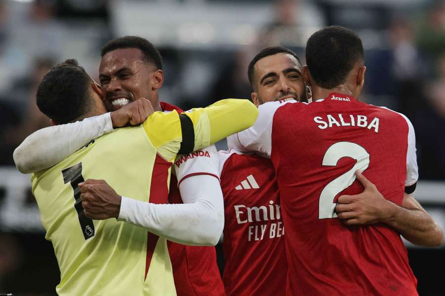 Arsenal jako Čechova Chelsea. Gunners opět neinkasovali a mohou myslet na letitý rekord