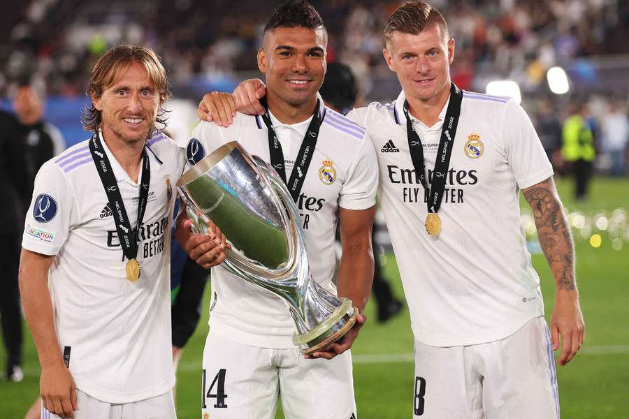 Modric, Casemiro y Kroos, con una Supercopa que aguanta el brasileño