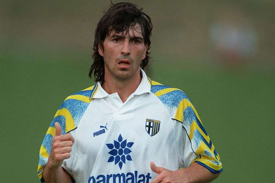 Alessandro Melli com a camisola do Parma