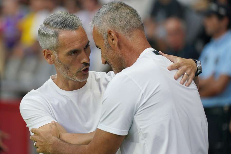 Vincens e Ivo Vieira cumprimetam-se
