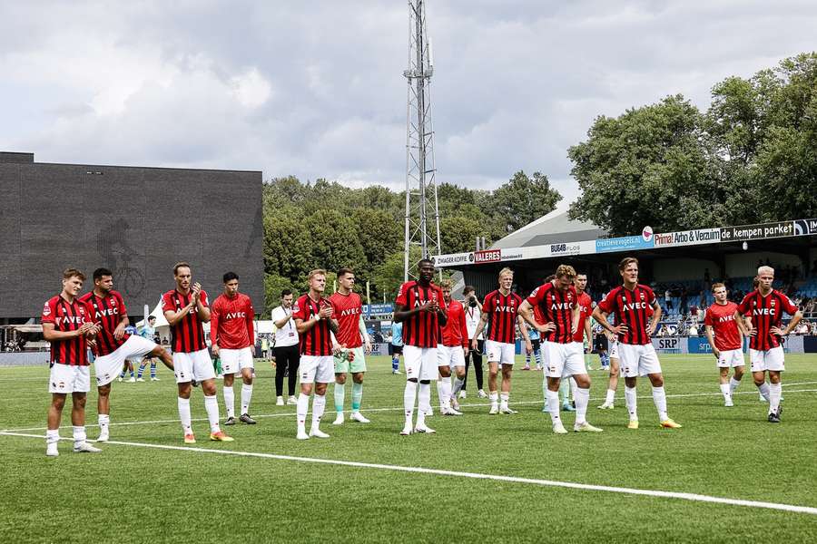 Teleurstelling bij Willem II na de 1-1 in Eindhoven