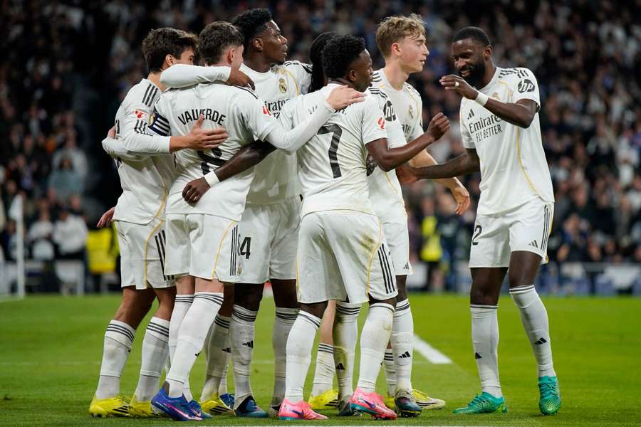 Real Madrid potvrdil pozíciu favorita. Real Madrid potvrdil pozíciu favorita.