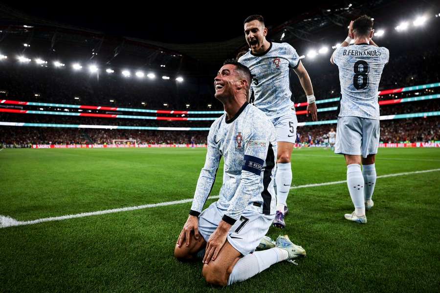 Cristiano Ronaldo foi titular e marcou frente à Croácia