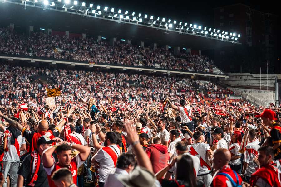 Adeptos do Rayo invadiram o estádio de Vallecas