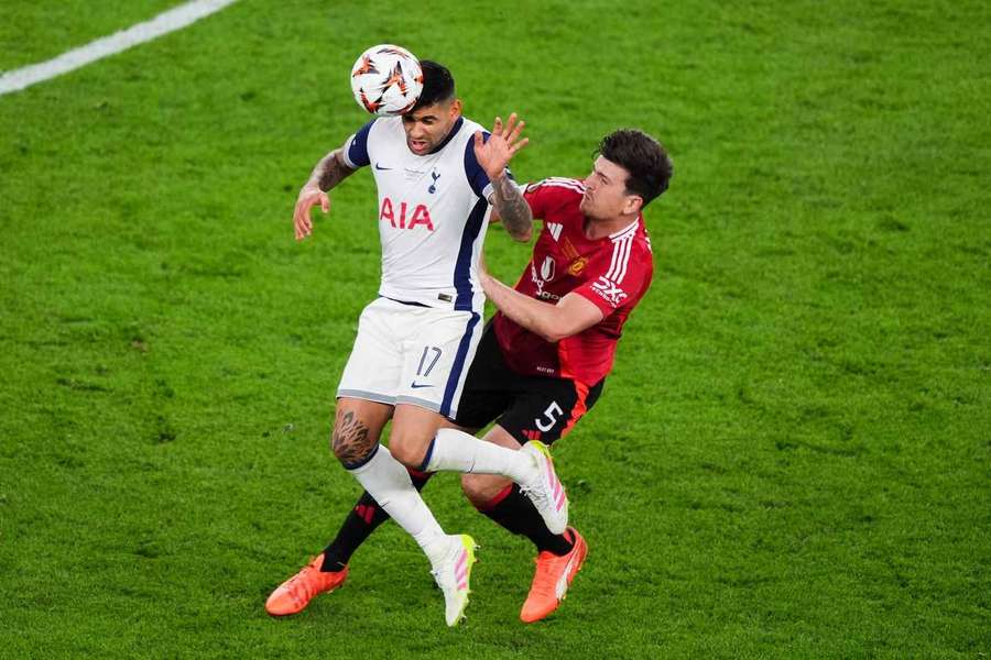 Video: Harry Maguire and Cristian Romero pulled apart after Europa League final