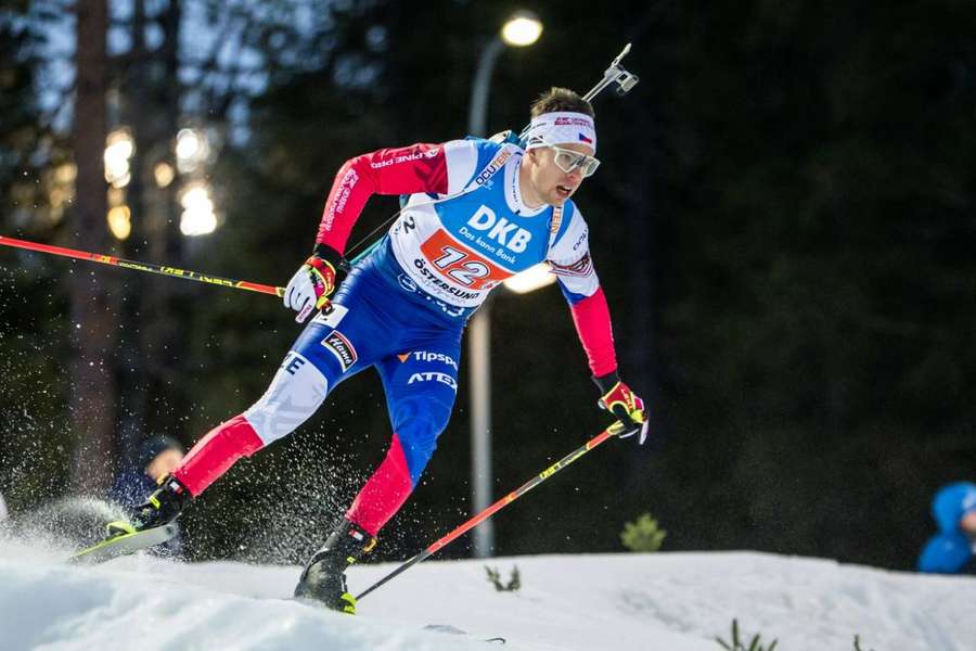 Mikuláš Karlík během závodu smíšených štafet dvojic.