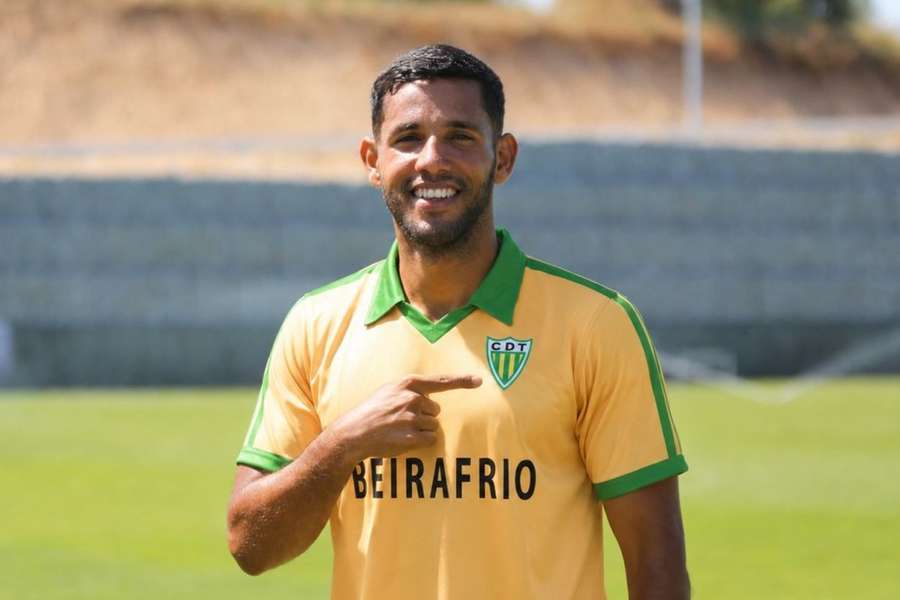 Bebeto vai para a sétima temporada no Tondela Bebeto vai para a sétima temporada no Tondela