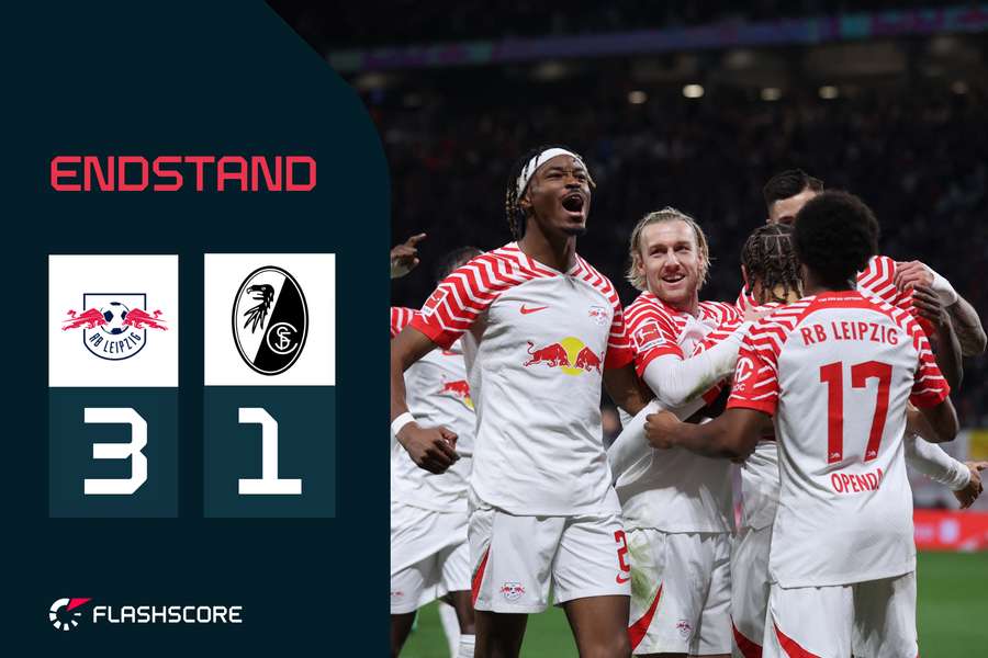 RB Leipzig feiert das 2:1 durch Openda (l.)