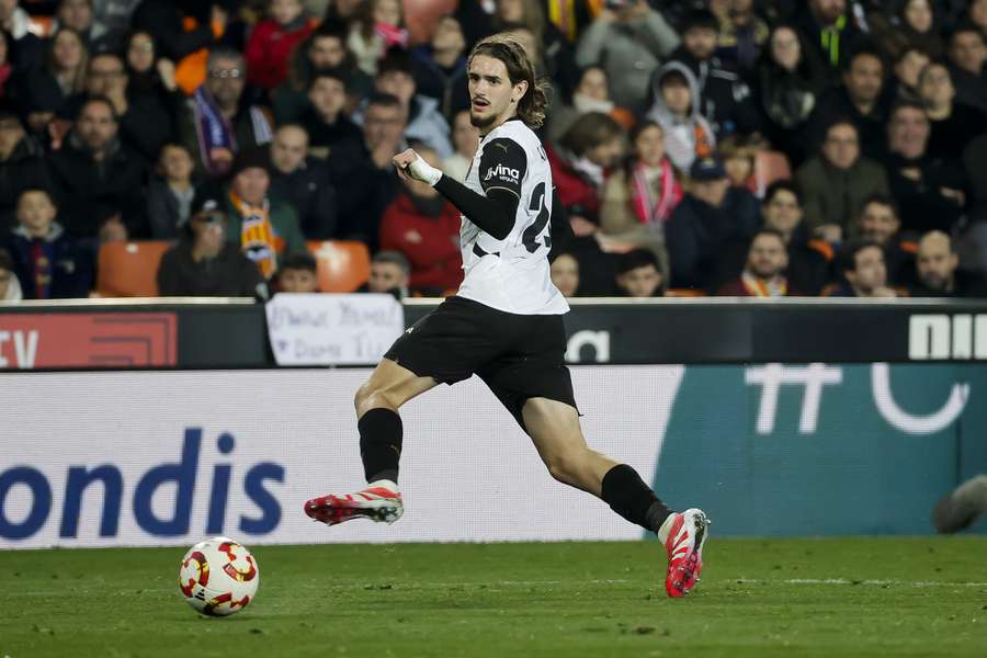 Yarek seguirá jugando en el Valencia hasta 2027