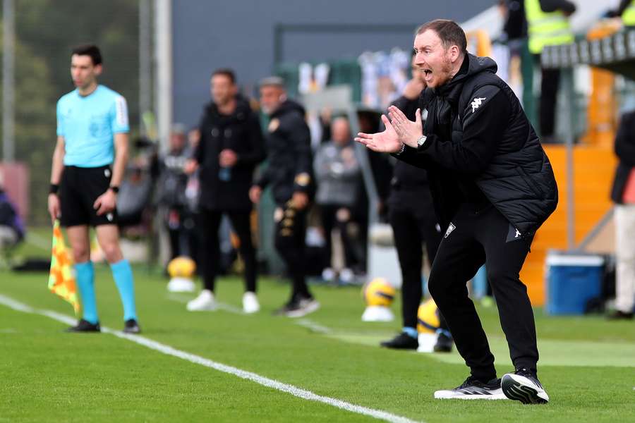 Cathro quer competir para ganhar frente a um Rio Ave “mais feliz”