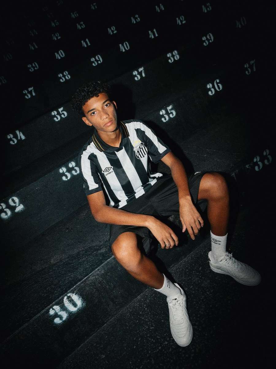 A camisa listrada do Santos