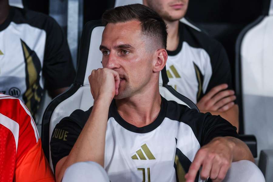 Czy los mógłby go już oszczędzić? Arkadiusz Milik znów kontuzjowany Czy los mógłby go już oszczędzić? Arkadiusz Milik znów kontuzjowany