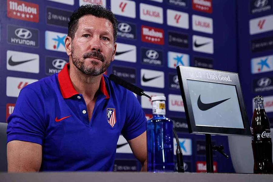 Simeone, en la sala de prensa antes de viajar a San Sebastián