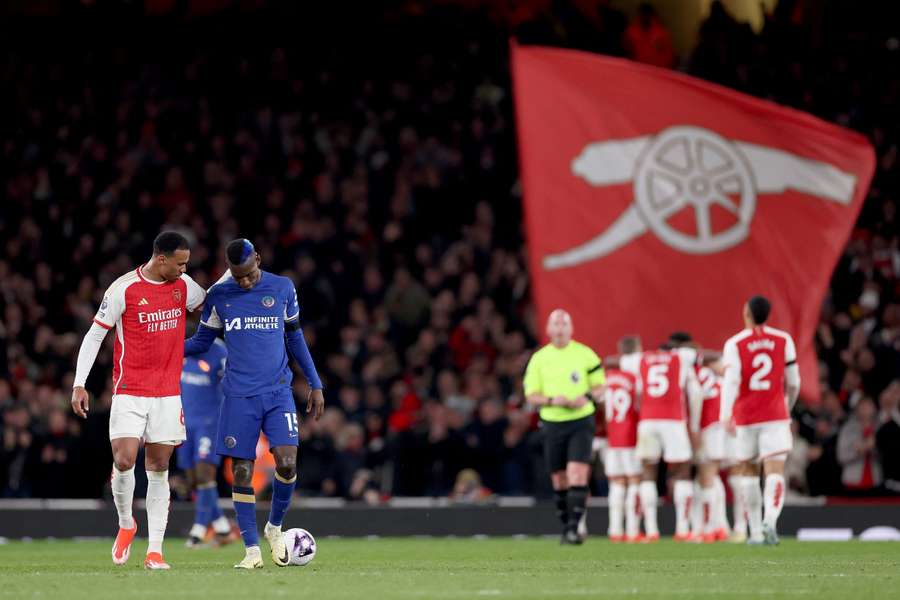 Chelsea umiliato nel derby di Londra all'Emirates