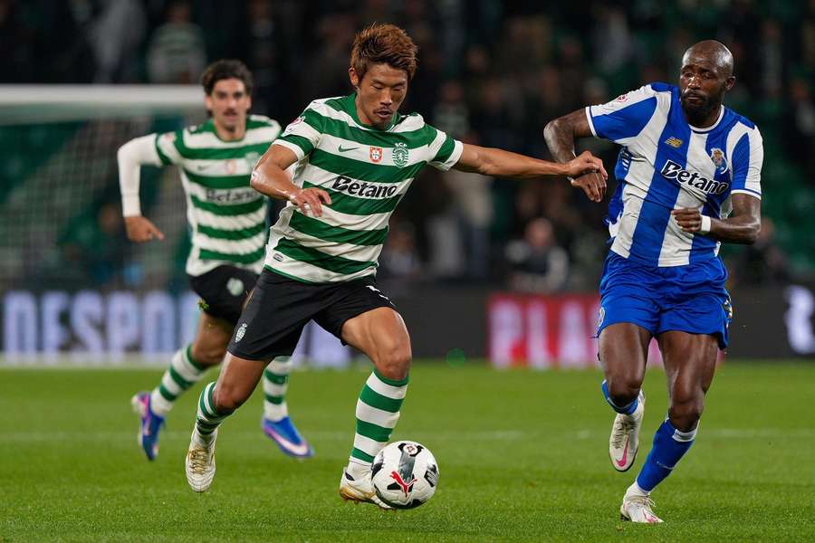Morita perante Fofana no Sporting-FC Porto