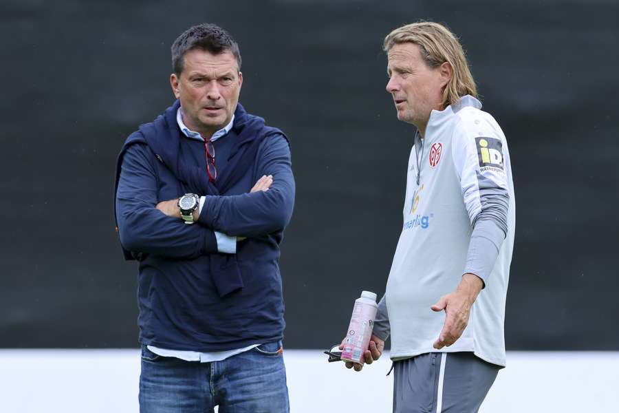 Christian Heidel (l.) und Trainer Bo Henriksen mussten vor dem Bundesgericht des Deutschen Fußball-Bundes eine Niederlage einstecken
